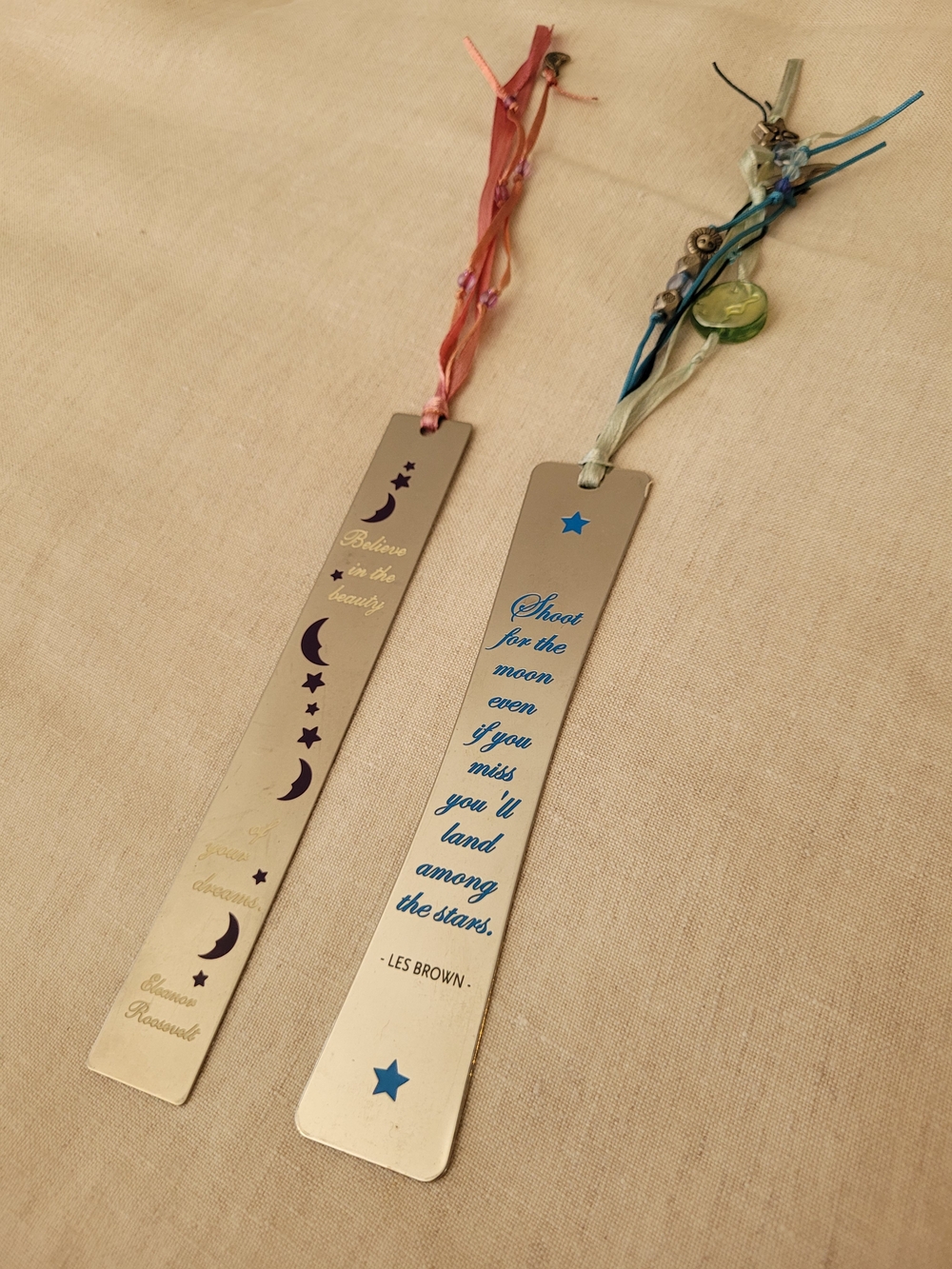 2x Motivational Bookmarks